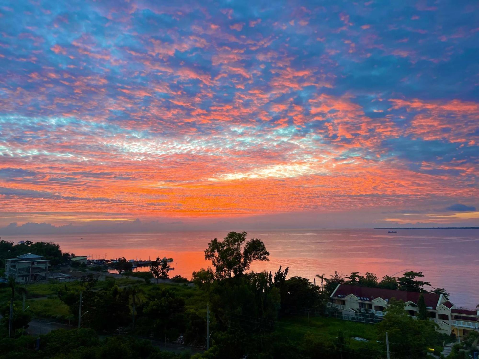 Oceanview Deluxe 1Br Suite La Mirada 麦克坦 外观 照片