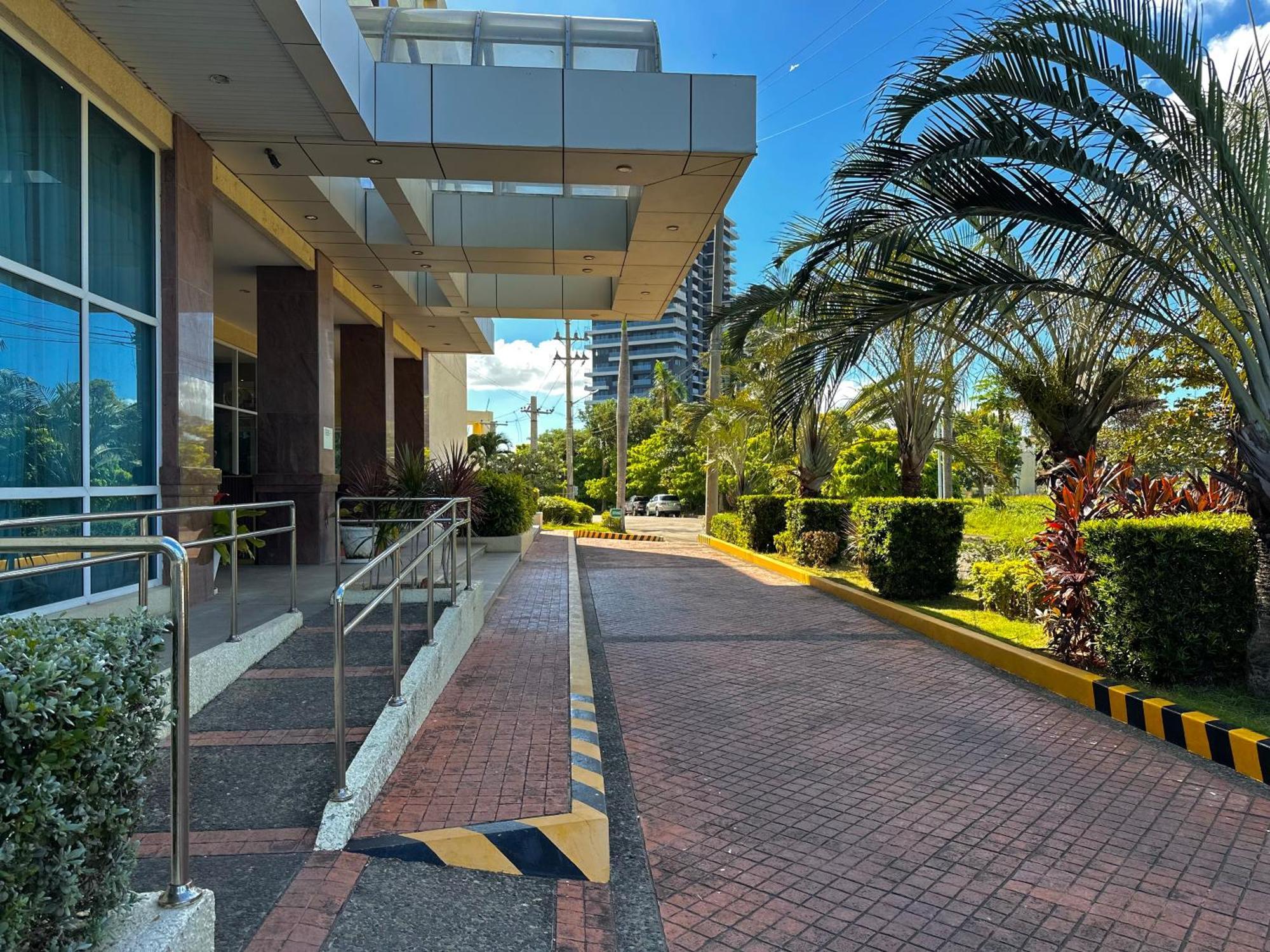 Oceanview Deluxe 1Br Suite La Mirada 麦克坦 外观 照片