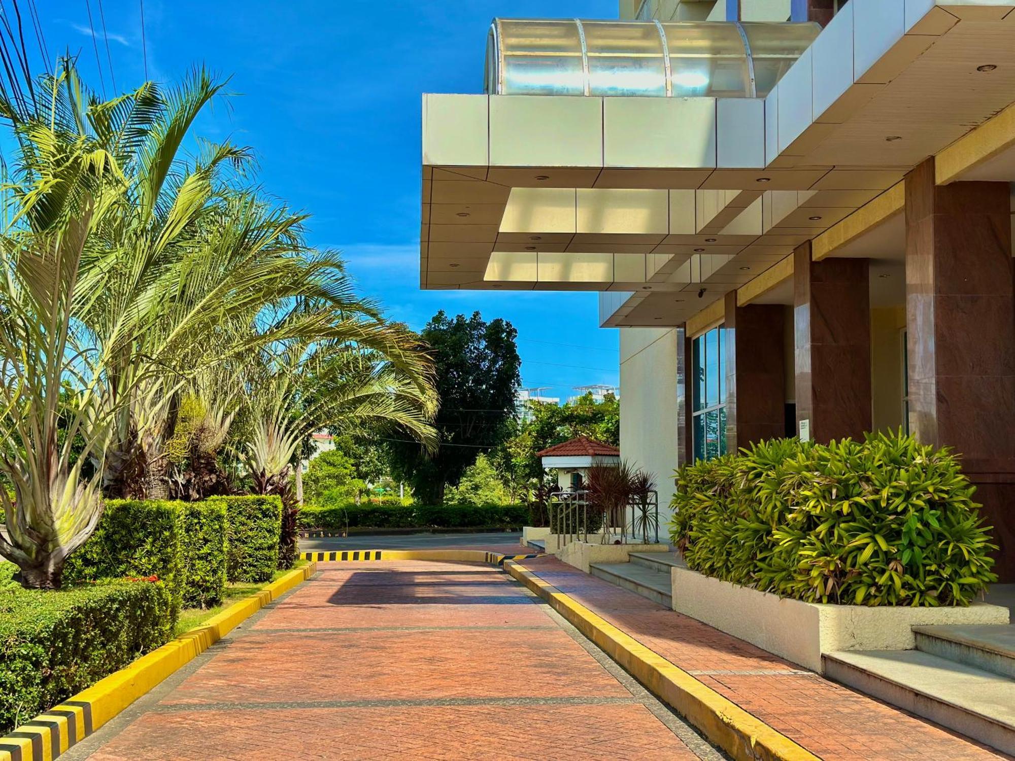 Oceanview Deluxe 1Br Suite La Mirada 麦克坦 外观 照片